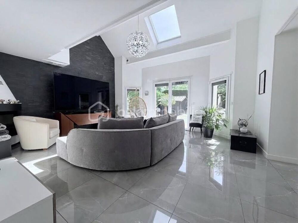 Vente Maison Maison Indépendante sans travaux – 4 ch, séjour cathédrale & jardin Sud-Ouest sans Vis-à-vis La queue en brie