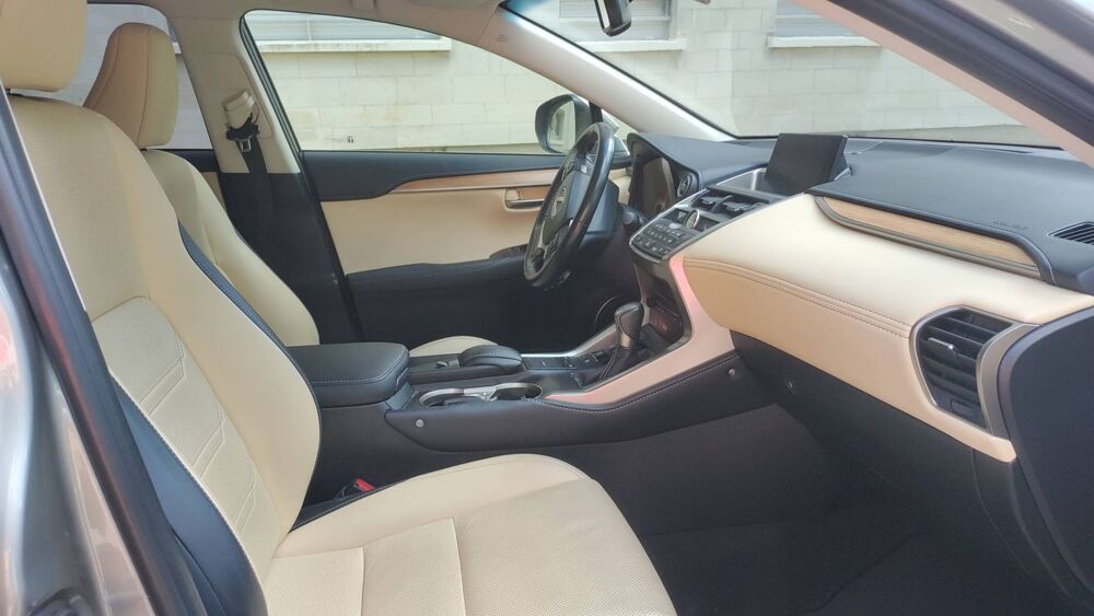 NX 2.5 VVT-i 197 Hybrid AWD e-CVT Ex&eacute;cutive - Automatique Toit 2015 occasion 14500 Caen