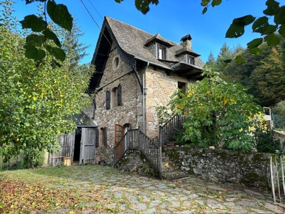 RARE: Moulin auvergnat authentique au bord d'un ruisseau