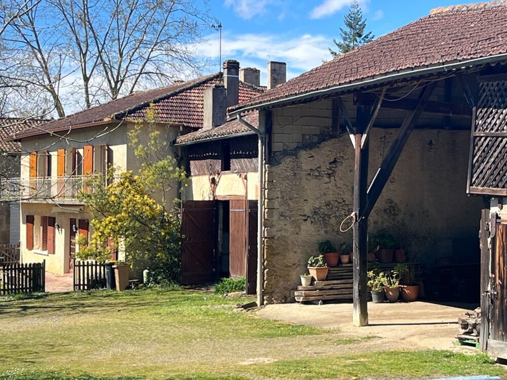 MARCIAC et PLAISANCE proches, VUE PYRENEES depuis cette BELLE MAISON DE FAMILLE 215m2, grandes dépendances , sur 1750m2 de jardi