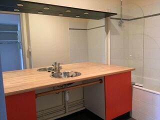  Appartement à louer 2 pièces 65 m²