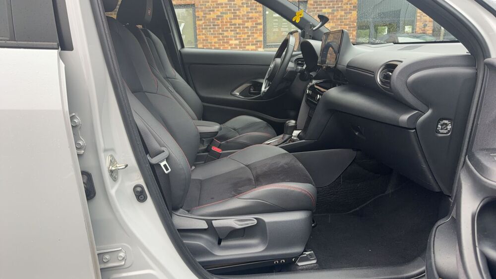 Yaris Cross 1.5 VVT-i 116 Hybrid E-CVT GR Sport 2022 occasion 91540 Mennecy