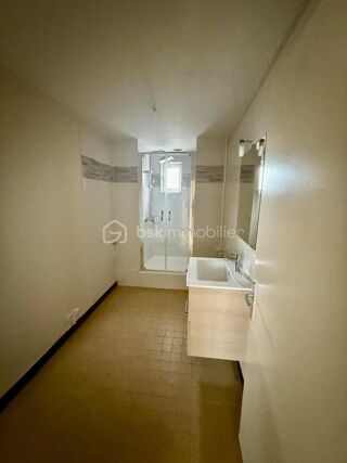  Immeuble � vendre 10 pi�ces 245 m�