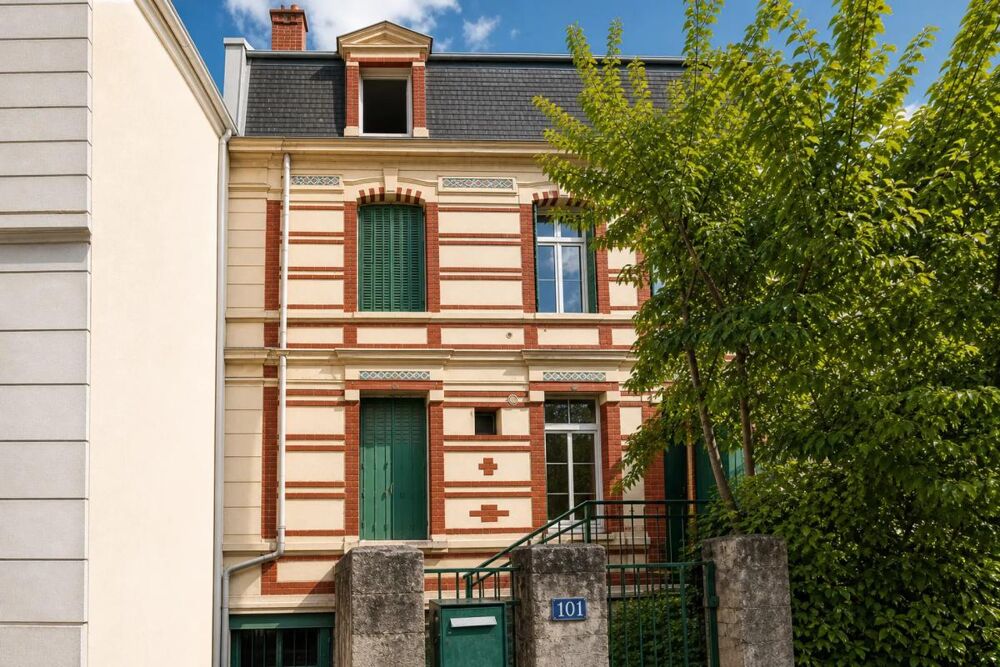 Appartement T2 de caractère de 24,5 m²  Dernier étage  Proche gare de Creil