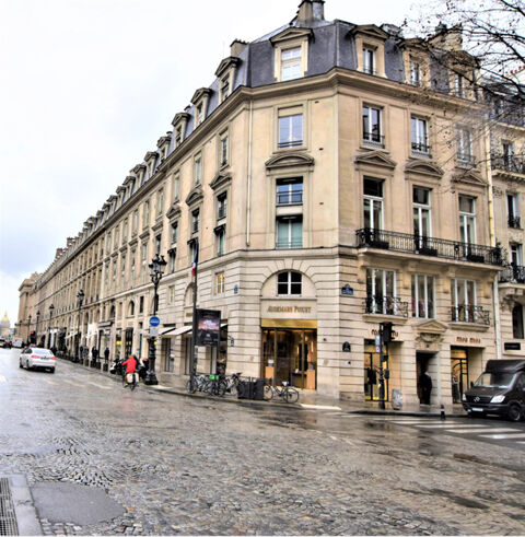 Entre Madeleine et Concorde, &agrave; louer bureaux lumineux et climatis&eacute;s avec parquet et moulures 4357 75008 Paris