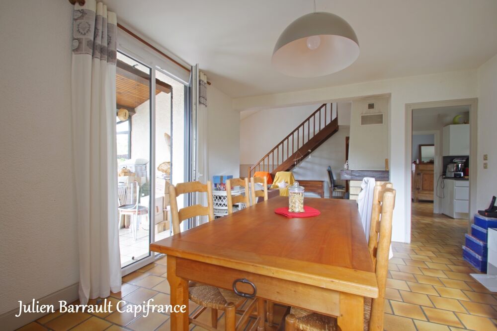 Maison familiale de 127,48 m² avec 5 chambres sur un terrain clos de 1133 m²
