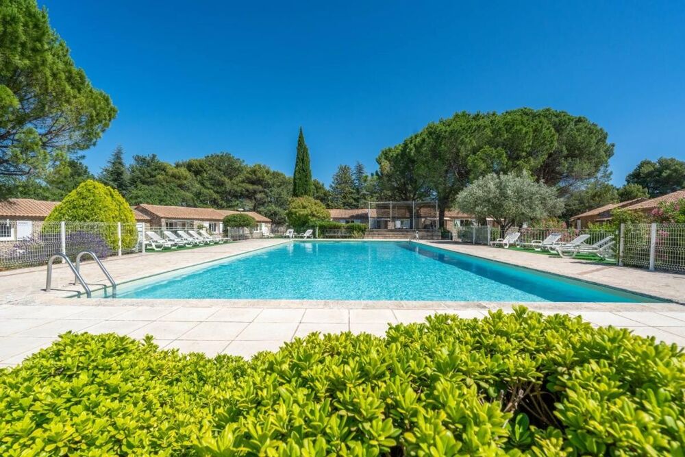 à vendre  Propriété/château La Roque-sur-Pernes (84210)