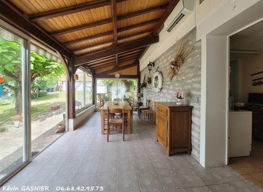 LINARS (16730) : Maison de 136m2 + 2 garages
