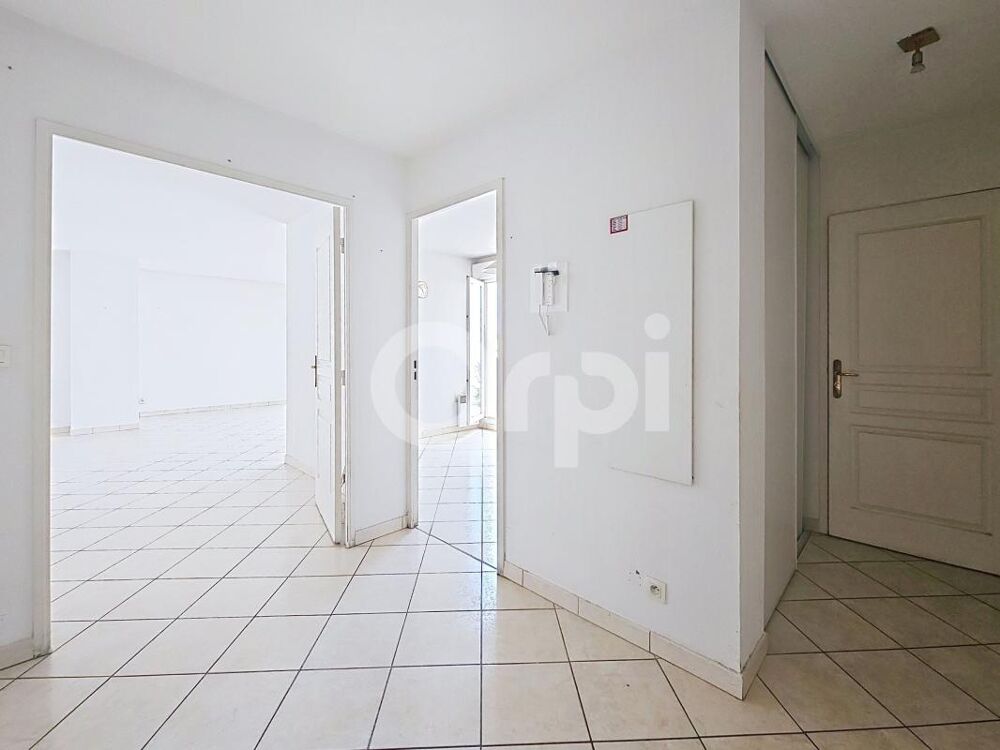 Vente Appartement Unique en Centre-Ville, tout à pied, 93 m² au dernier Étage, Vue Mer et Parking Antibes