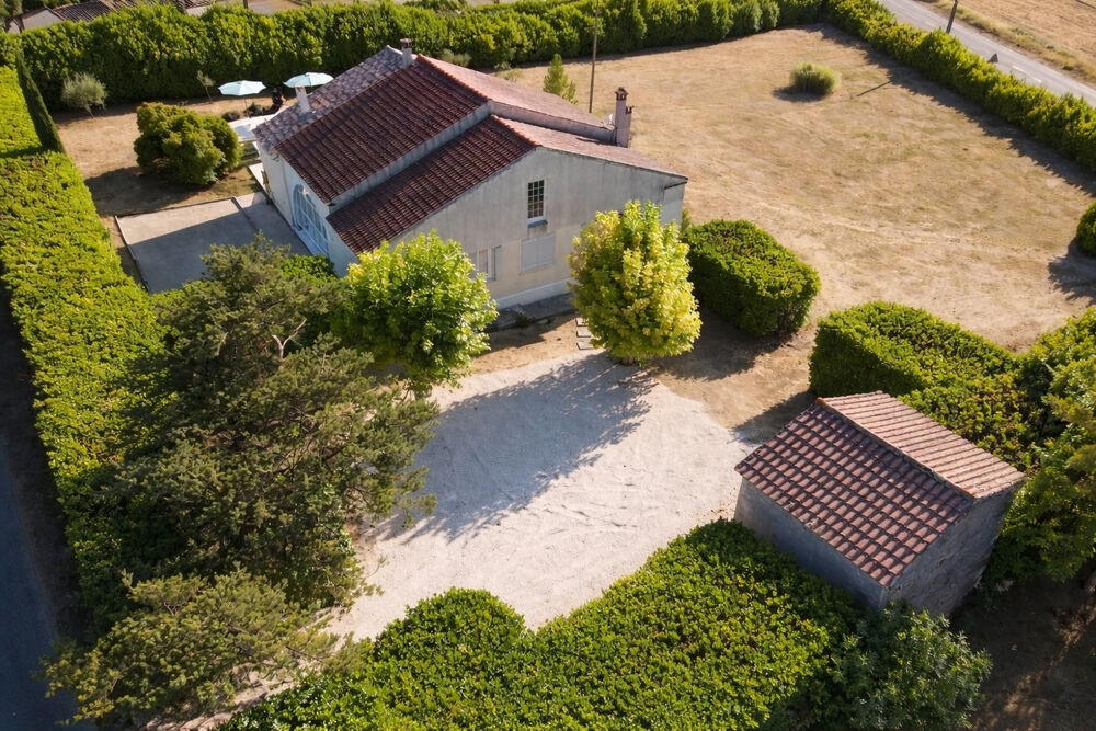 Maison 163 m² de plain-pied avec piscine , proche de Barjac-Centre