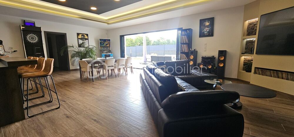à vendre  Villa La Neuville-Chant-d'Oisel (76520)