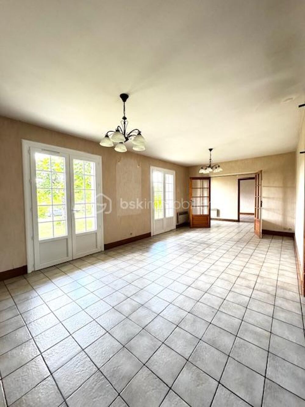 Maison 140M², 4CH, grand terrain en partie constructible  Chaunay (86510)