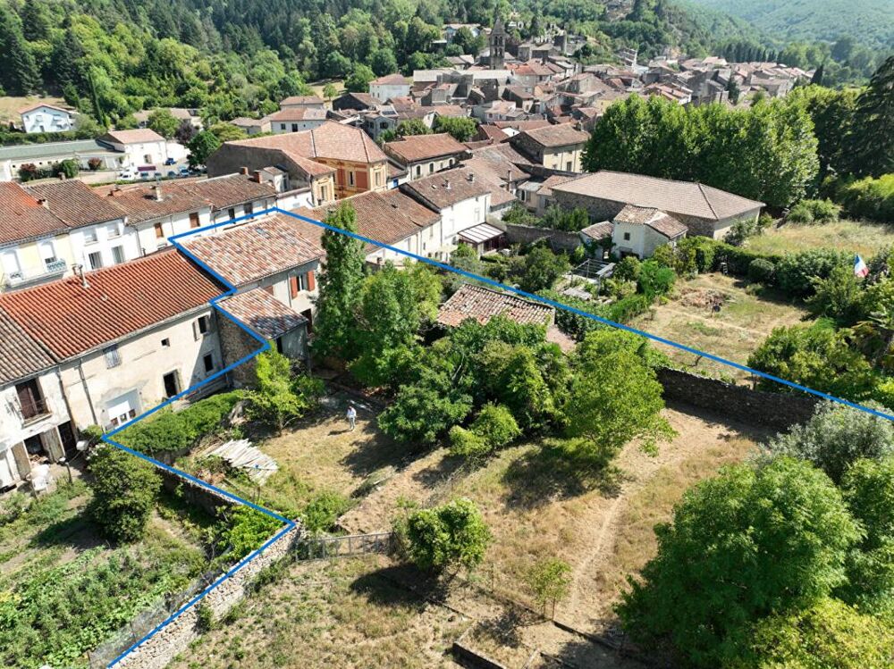 RARE - Demeure de caractère de 300 m² à rénover sur 5 385 m² de terrain