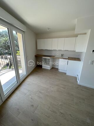  Appartement à louer 3 pièces 52 m²
