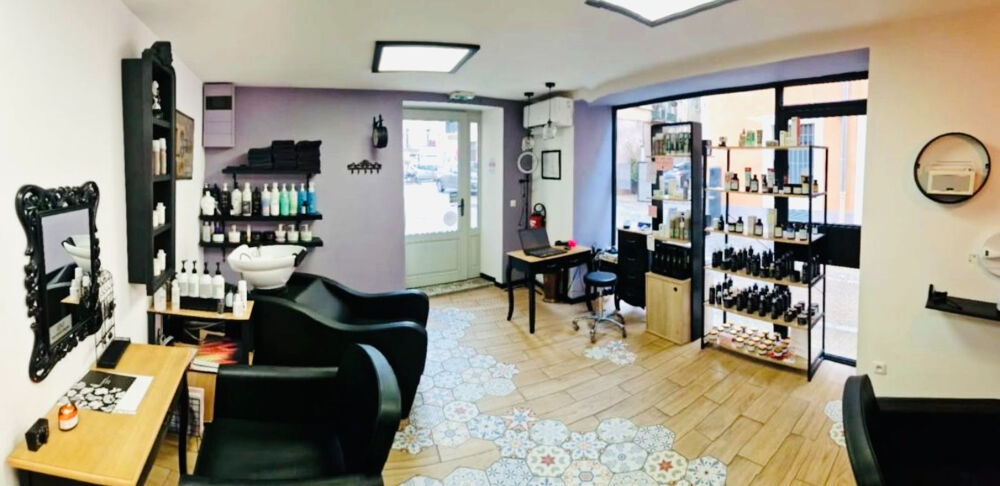 Vente Appartement Appartement T3 + Murs commerciaux en rez -de-chaussée 100 m2 Montagnac