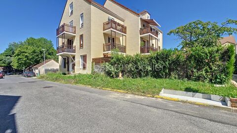   Dans un environnement calme et agr�able, d�couvrez cet appartement 3 pi�ces situ� � �merainville, au 1er �tage d'un petit immeub Appartement - 3 pi�ce(s) - 73 m�