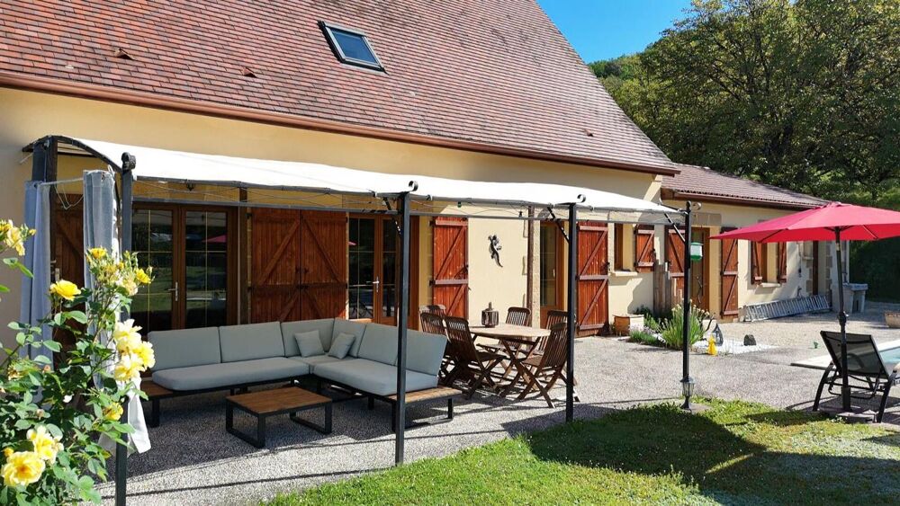 Ensemble contemporain avec maison principale, gîte indépendant, piscine chauffée et vaste terrain