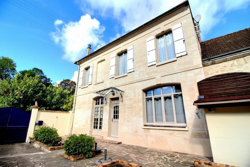 BURY 60250 - Maison bourgeoise 3 chambres, bureau et grande grange sur 429m²