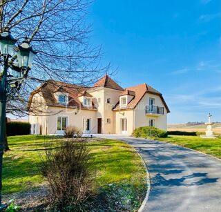  Propriété/château à vendre 7 pièces 345 m²