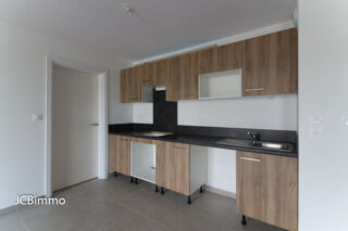  Appartement à louer 4 pièces 85 m²