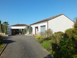  Villa � vendre 15 + pi�ces 730 m�