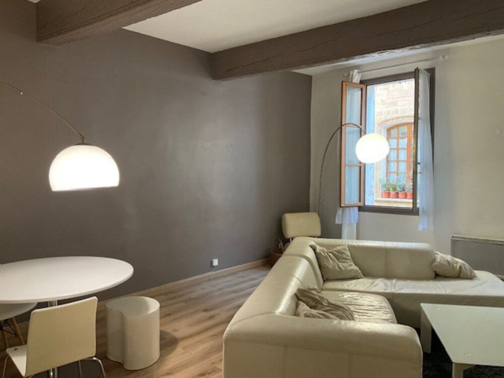 Centre ville dAix en Provence appartement de 64 m² T2/T3 rénové à deux pas du Palais de Justice