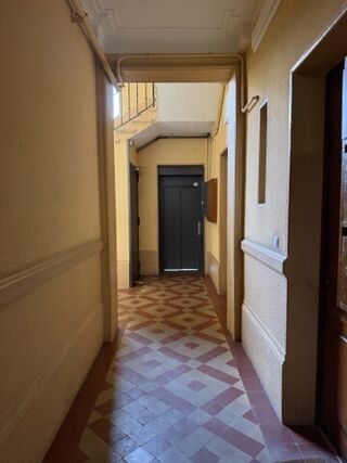 Vente Appartement T2 à rénover, lumineux, avec cachet, 2ème étage avec asc, à 240 m du tram Villeurbanne