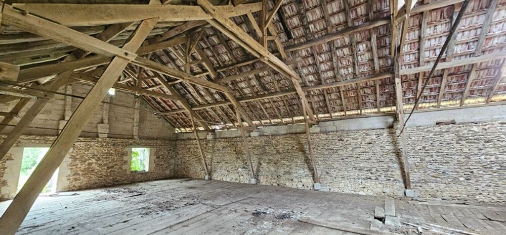 Dpt LANDES (40), à vendre à POUDENX, Maison + grange anciennes à rénover sur 1,7 hectare de terrain, au calme