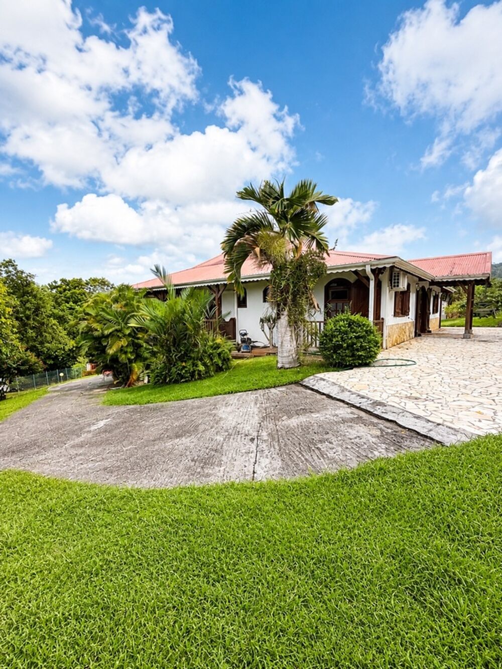 Maison à vendre 7 pièces DUCOS (972)