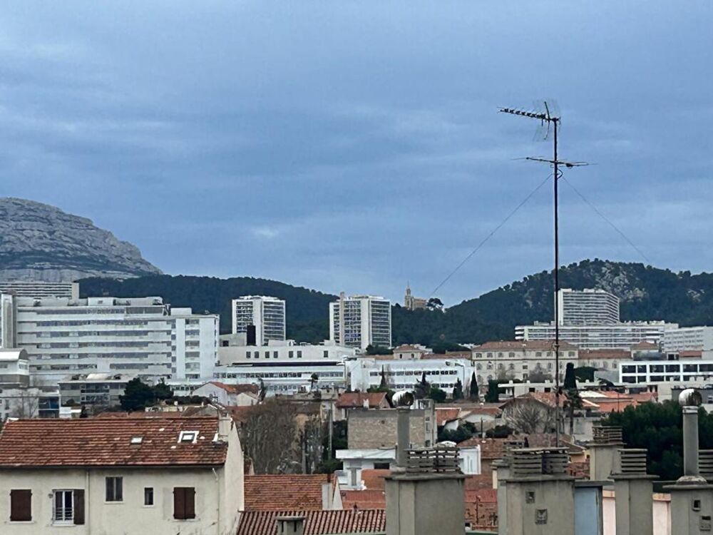 Marseille 9 DROMEL TYPE 3 /4 de 70 m2 AU 7 IEME ETAGE