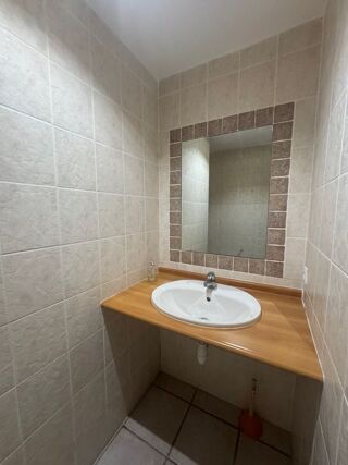  Appartement à louer 2 pièces 55 m²