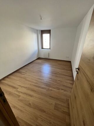  Appartement à louer 3 pièces 70 m²