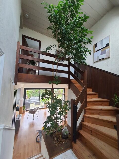   Maison dans un quartier r�sidentiel Maison - 6 pi�ce(s) - 140 m�