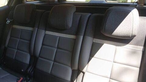 C5 aircross 1.6 THP PureTech 224 Plug in Hybrid e-EAT8 Shine - Entretien 2021 occasion 83000 Toulon
