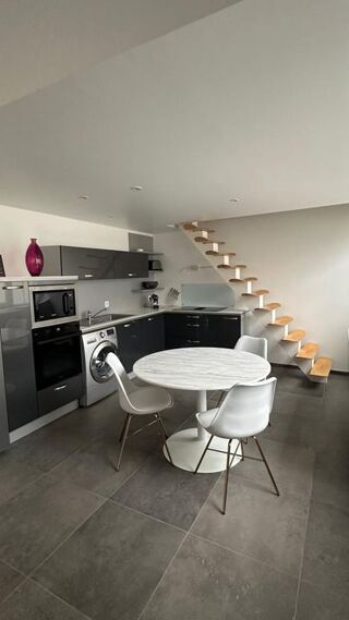  Appartement à louer 2 pièces 45 m²