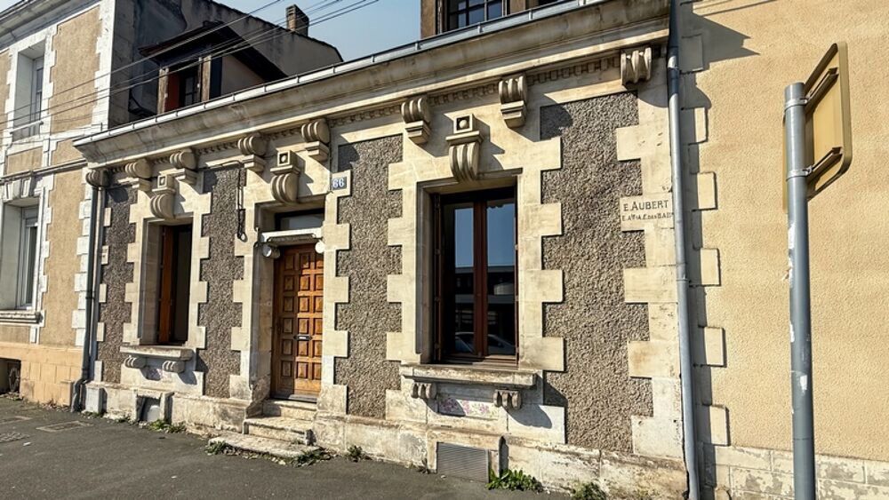 Vente Maison Maison à vendre 5 pièces, garage moto, Bergerac 4 chambres sur 257 m2 de terrain Bergerac