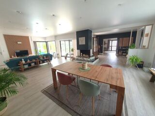  Maison  vendre 8 pices 265 m