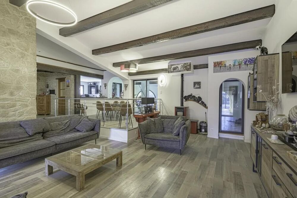 Vente Maison Fuveau : Maison 7 pièces avec piscine et studio Fuveau