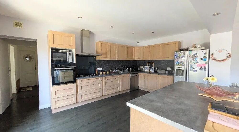 Vente Maison Maison en pierre à vendre avec garage Sablons