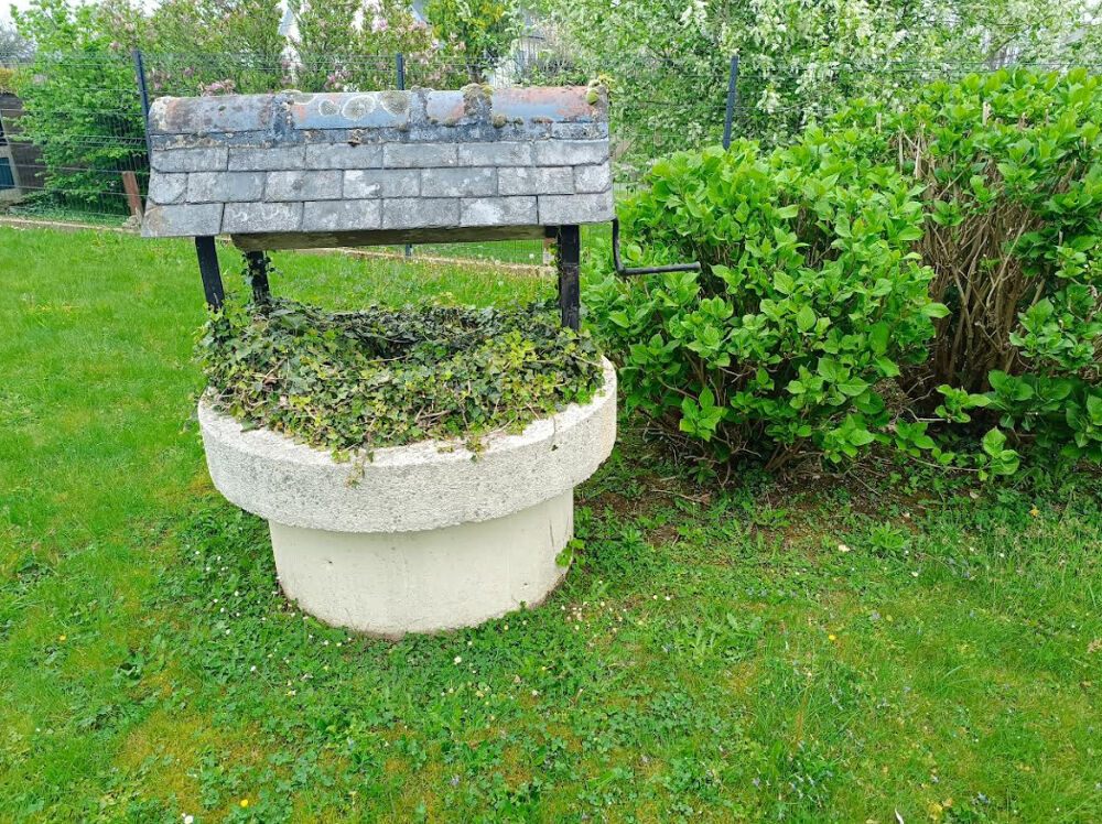 29970 Trégourez maison de bourg charmante avec 3 chambres , pas de vis à vis, joli jardin