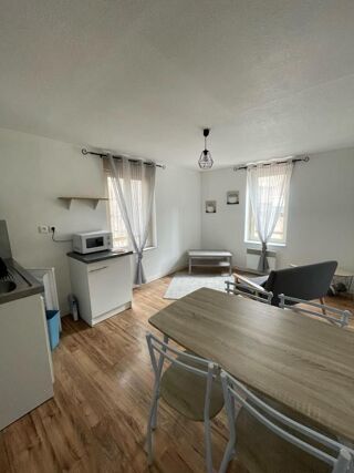  Appartement à louer 2 pièces 27 m²