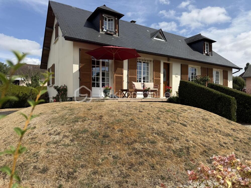 À seulement 5 kms au nord de Lisieux  Maison de 130 m² dans un quartier résidentiel
