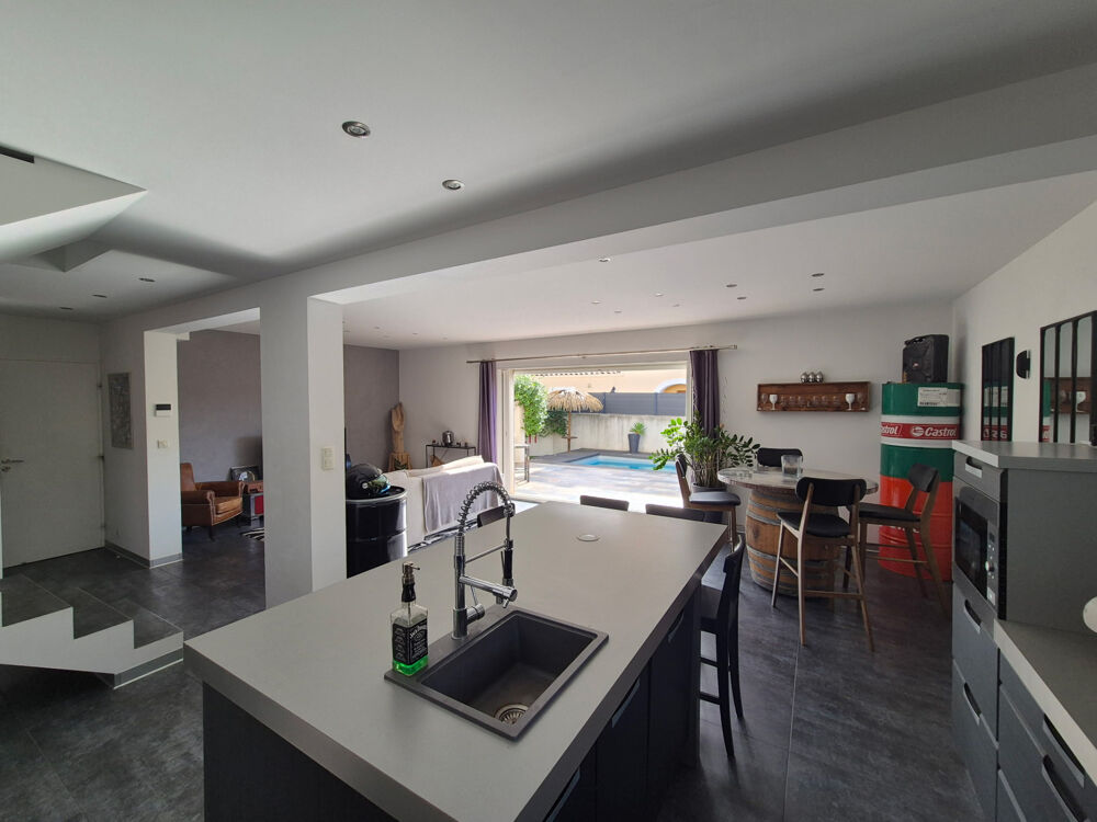 Vente Maison Maison à vendre 4 pièces (3 chambres) MARTIGUES (13) avec jardin piscine et garage Martigues