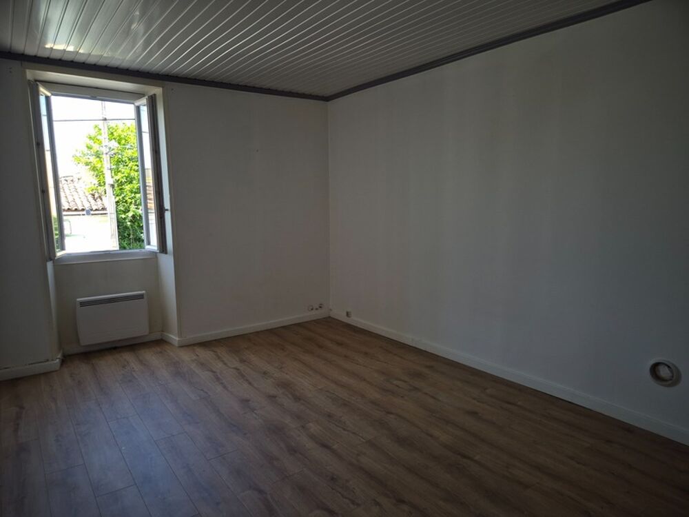 Ensemble immobilier, 2 maisons, un grand hangar, un garage, gros oeuvre en bon état
