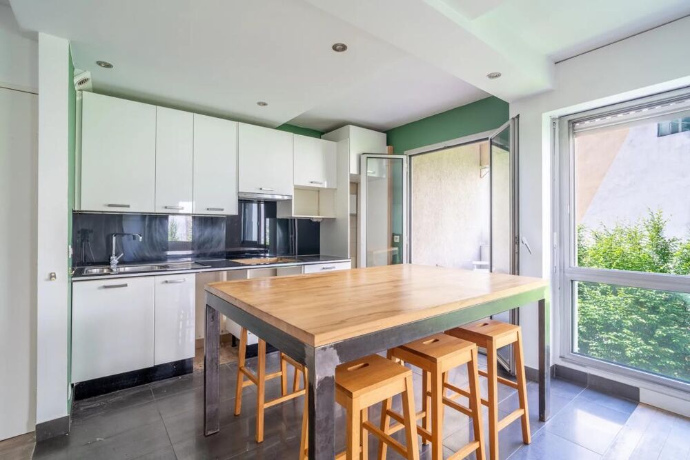 Appartement 2 pièces LUMINEUX ET CALME 54 m², METRO CHARONNE