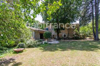  Maison à vendre 15 + pièces 525 m²