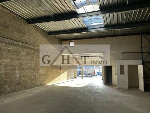   ENTREPOT 230M2 A LOUER LISSES 