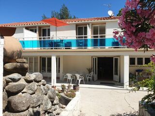  Immeuble à vendre 15 + pièces 572 m²