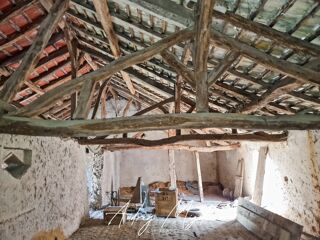  Remise / Grange à vendre 4 pièces 216 m²