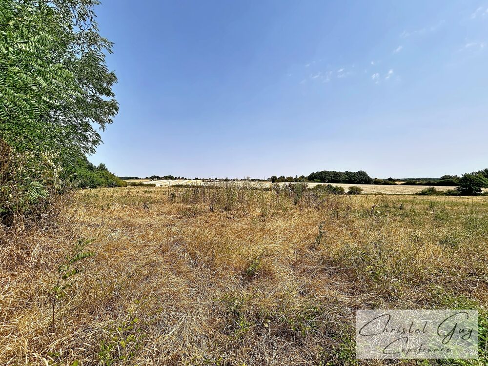 Vente Ferme Sarthe (72), Propriété à vendre sur plus de 4 hectares, habitation et nombreuses dépendances et espaces de stockage, fort potent Montval sur loir